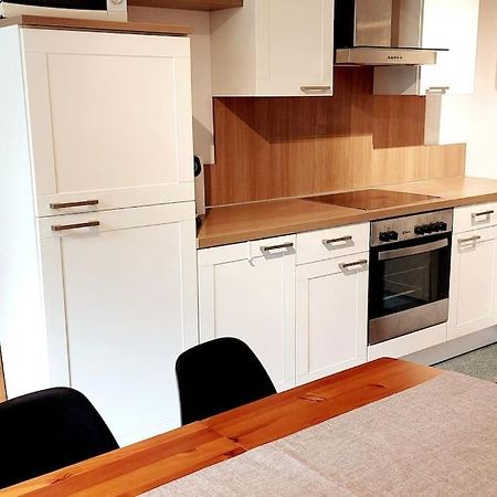 Zentrale Ferienwohnung - Direkt Am See Und Schloss Schwerin  Eksteriør bilde